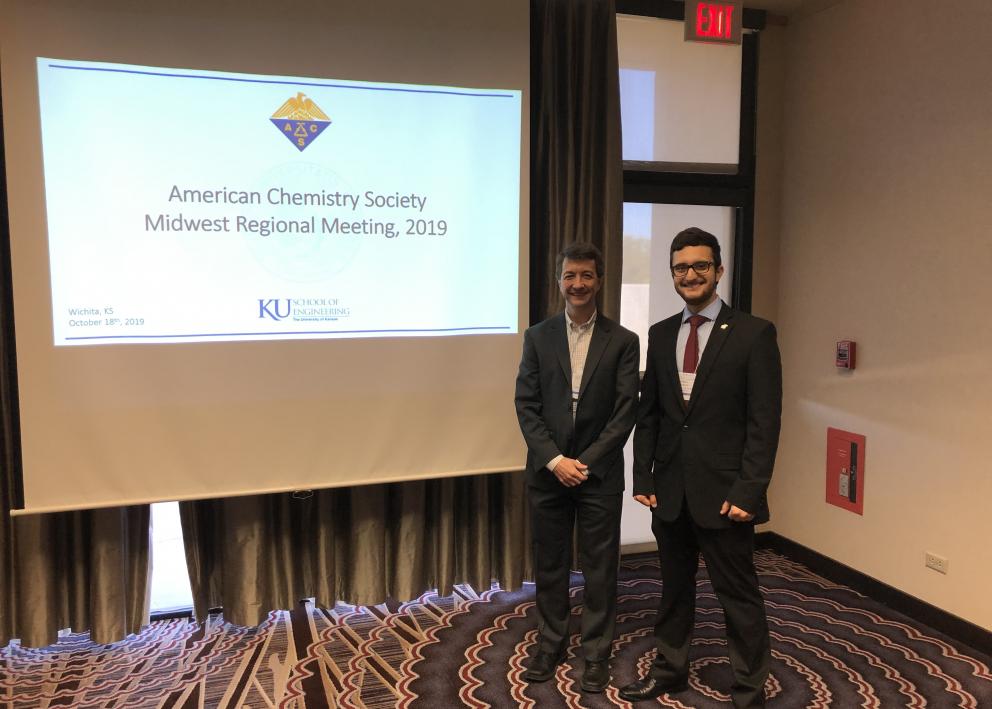 Dr. Alan Allgeier (left) and the PhD student Murilo Suekuni (right) at the American Chemistry Society meeting.