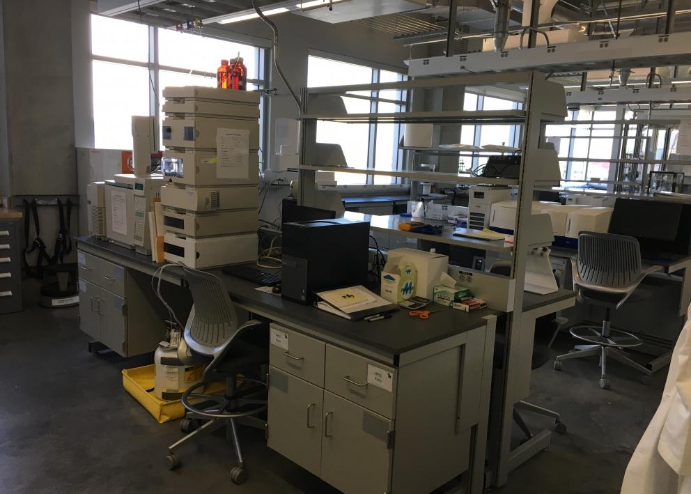 The Allgeier Lab after construction - work benches.